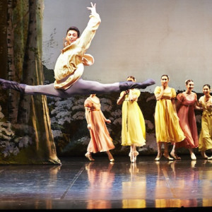 Alessio Scognamiglio and dancers of West Australian Ballet.